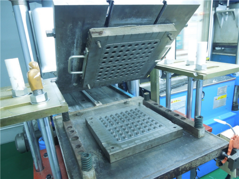 <a href='http://www.zgcbt.com/Helps/dgongshidiboguijiaozh.html' class='keys' title='點(diǎn)擊查看關(guān)于硅膠制品廠家的相關(guān)信息' target='_blank'>硅膠制品廠家</a>